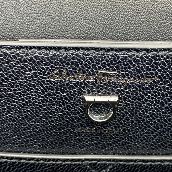 Salvatore Ferragamo Trifolio shoulder bag - Picture 10 of 16